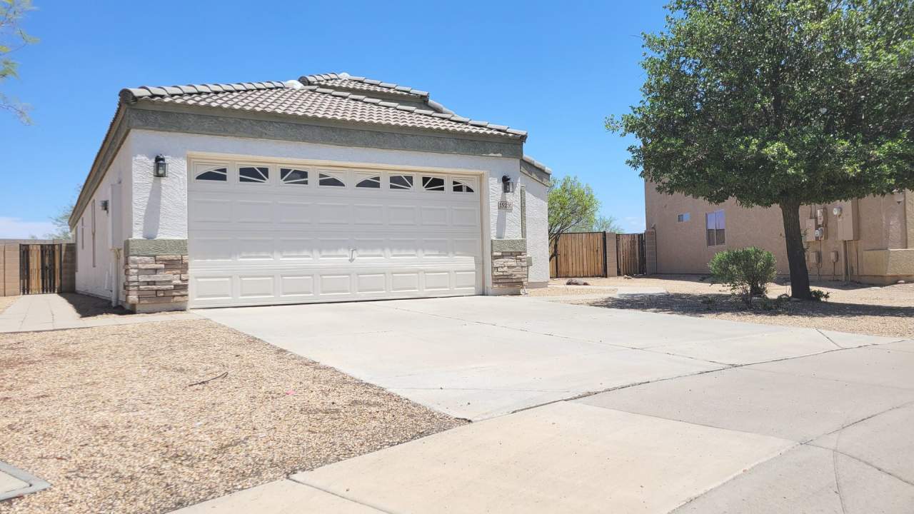 Upgraded 3 Bedroom With Bonus Room