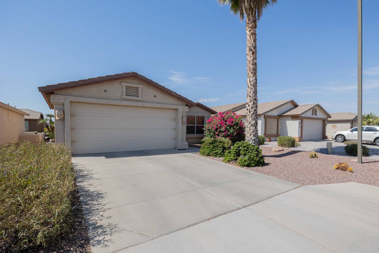 3431 E TORREY PINES LN