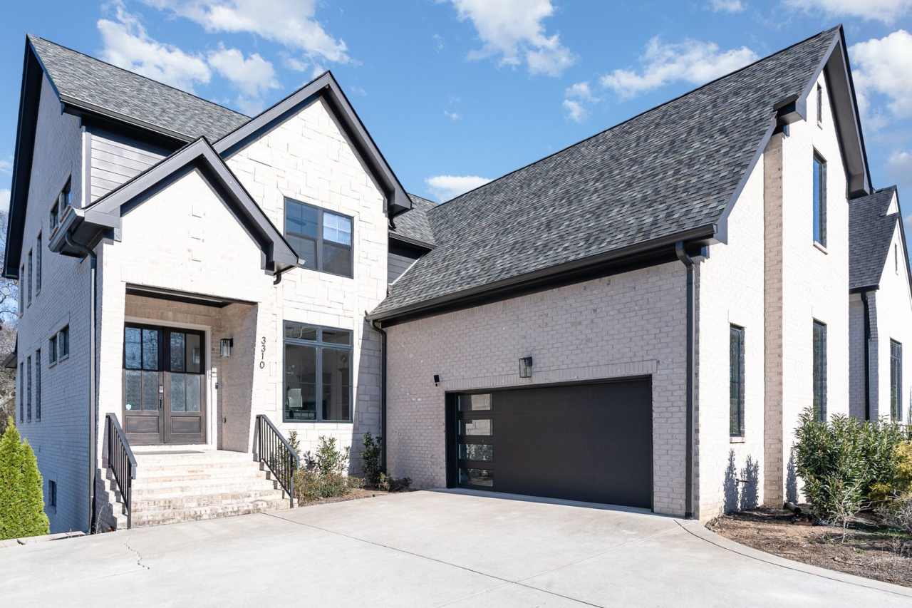 5 bedroom, 5.5 bathroom home in Green Hills