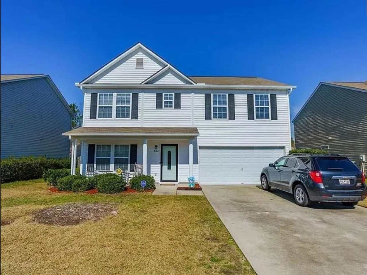 Spacious 4-Bedroom, 3-Bath Home with Open Living Area  Modern Kitchen