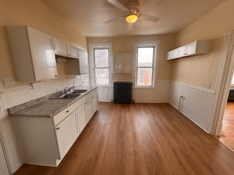 2112 W Greenfield Avenue