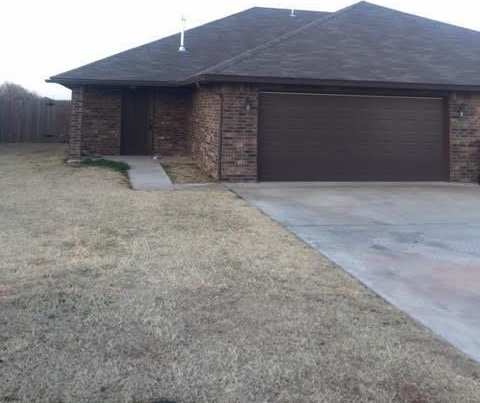 3BR 2BA Duplex with 2 car garage