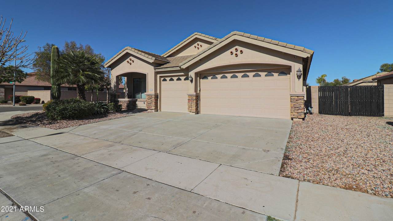 8754 W PALMAIRE Avenue