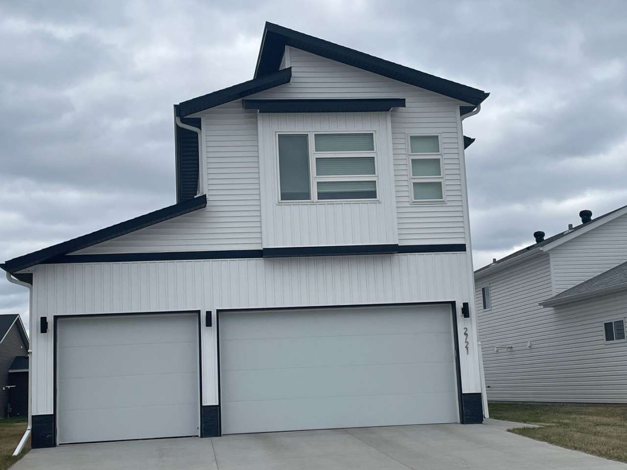 4-bedroom, 3.5-bathroom West Fargo Single-Family Home w/ 3 Stall Garage