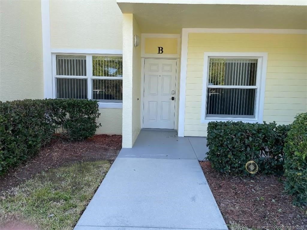 4210 Gator Trace Avenue unit: B