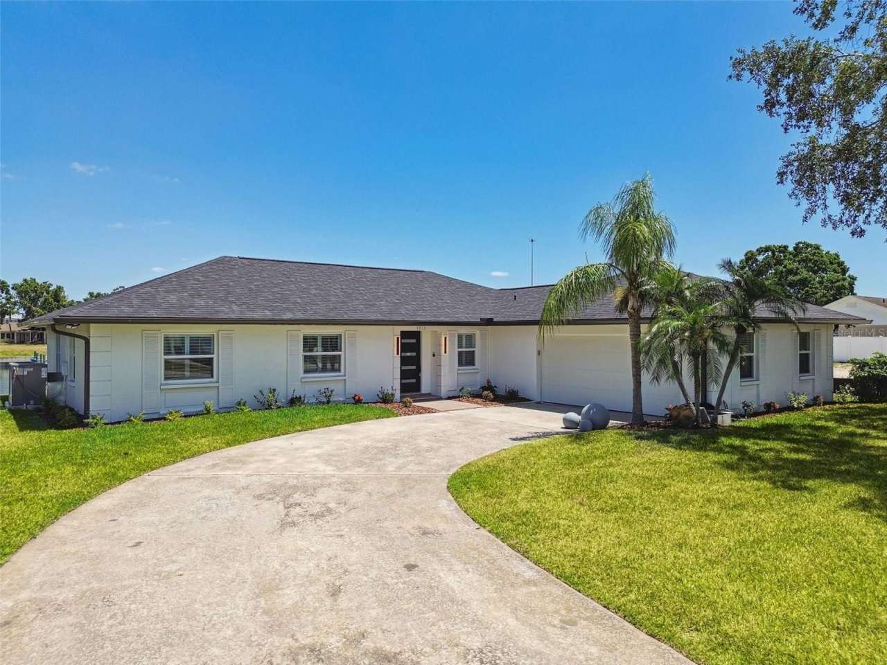 3913 FONTAINEBLEAU DRIVE