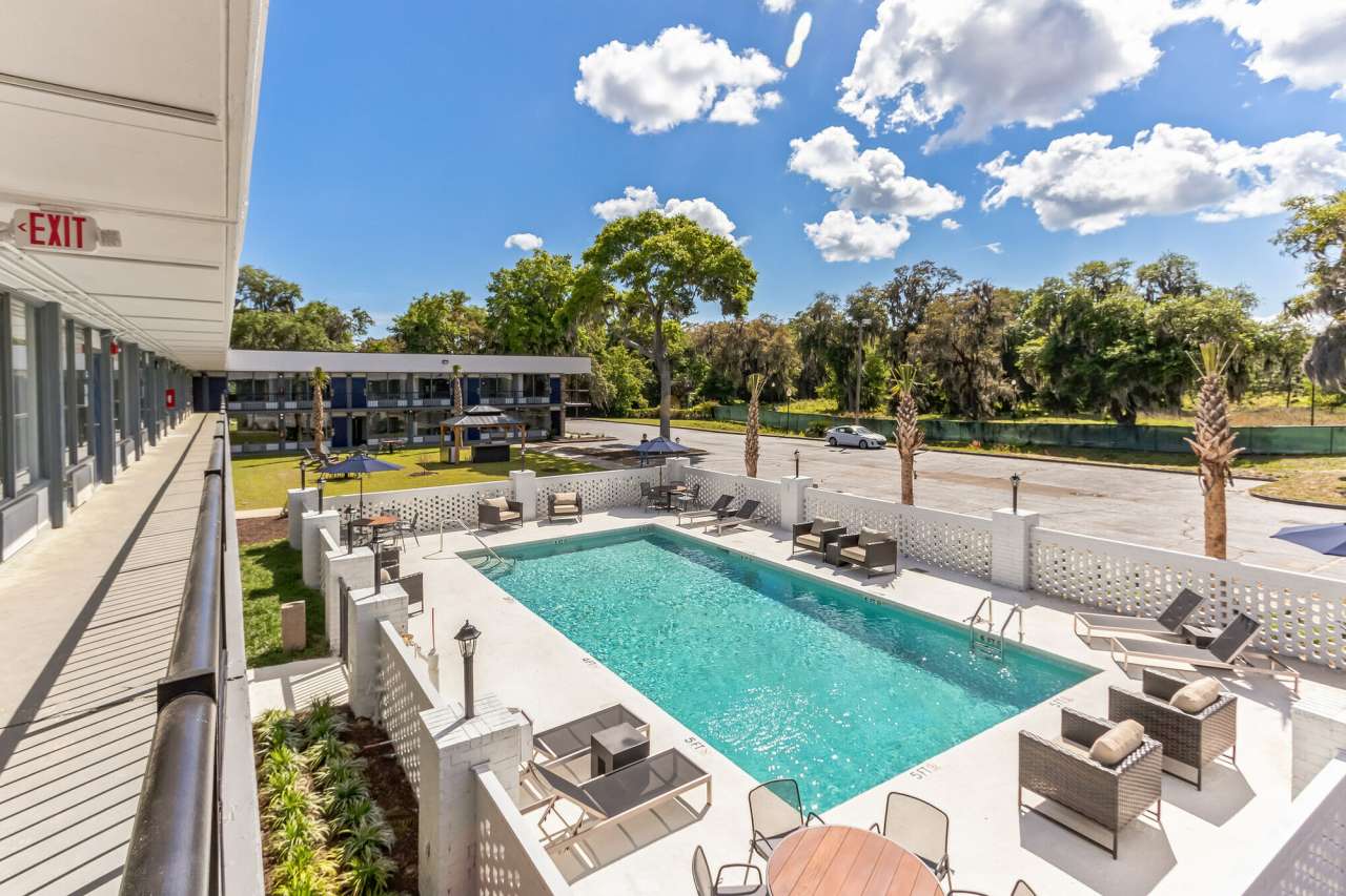 Vivo Living Port Royal LLC Sunny