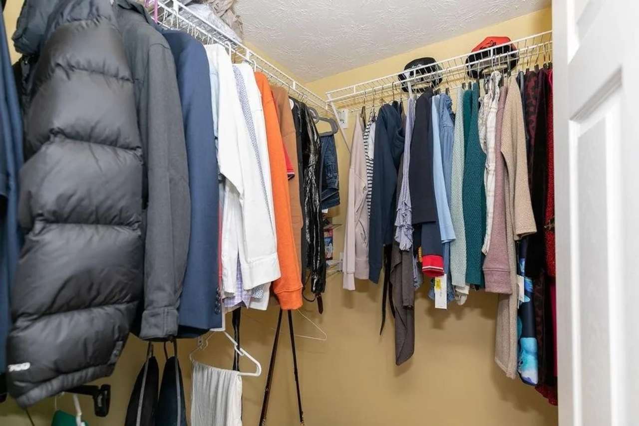 Room in 3 Bedroom Home at Austin Park Cir