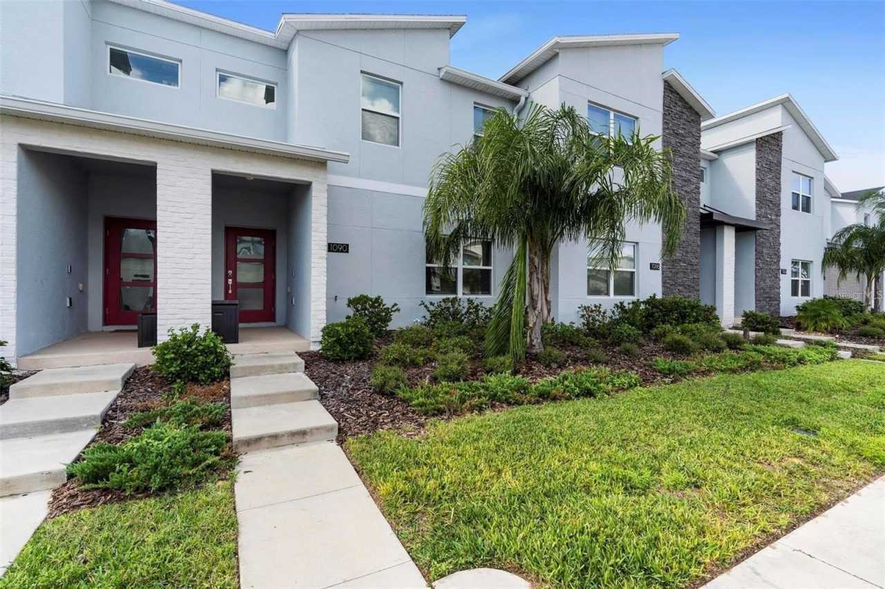 1090 SPLASH SHOT PLACE