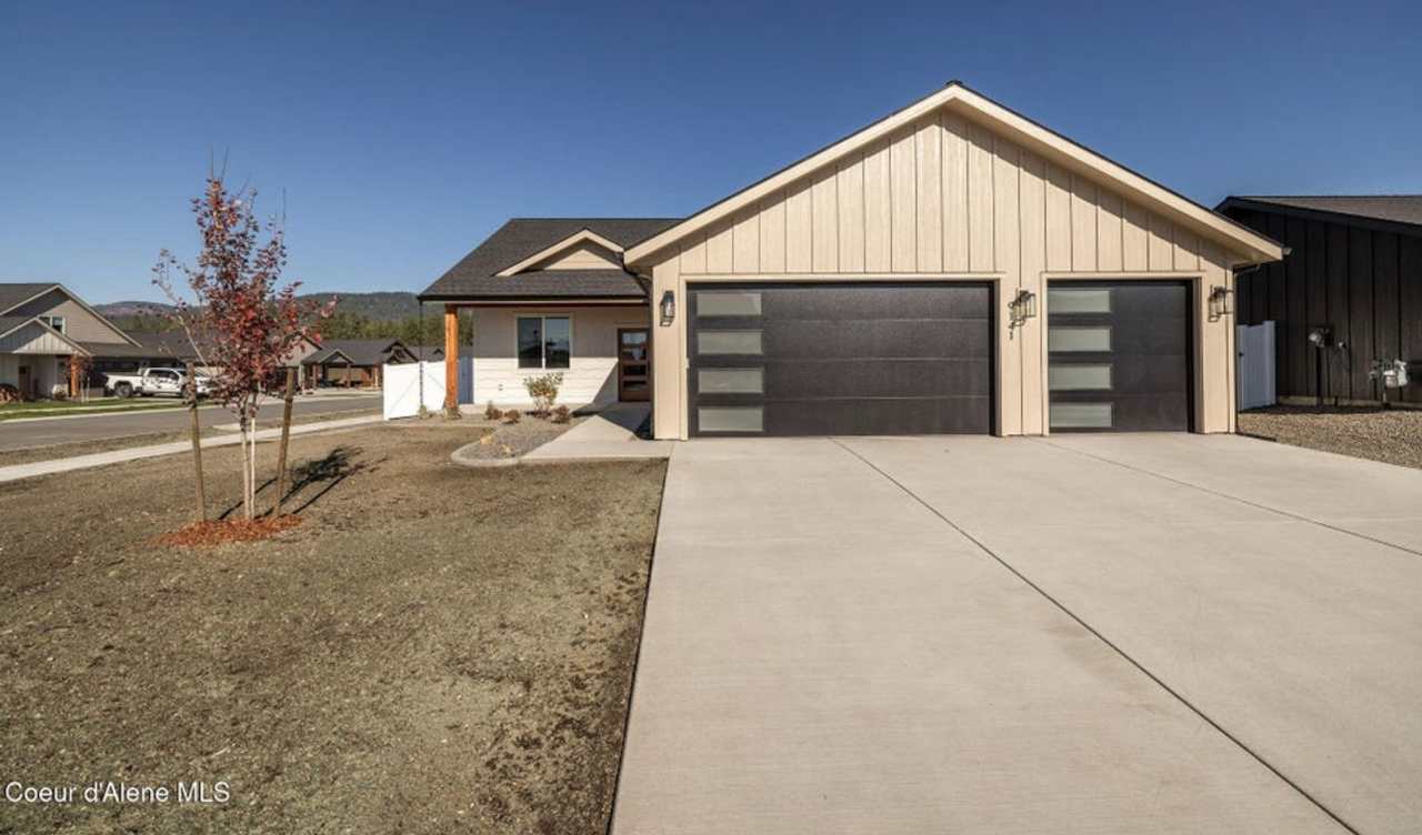 New Home in Thayer Farms North!