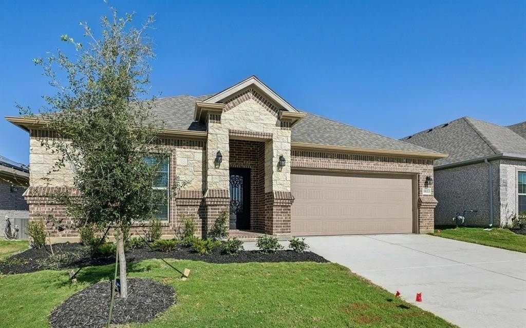 1033 Nighthawk Trail