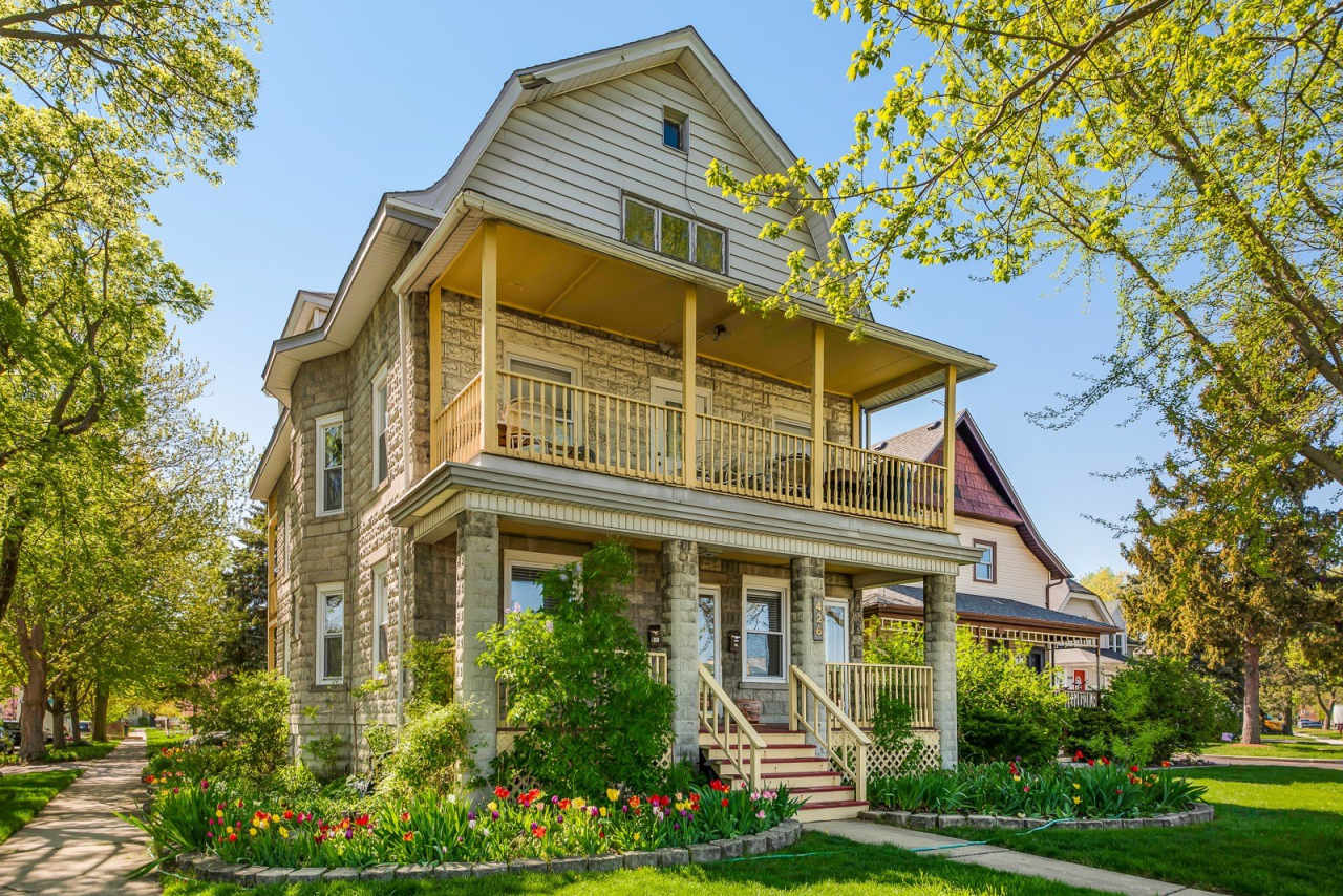 426 N La Grange Road