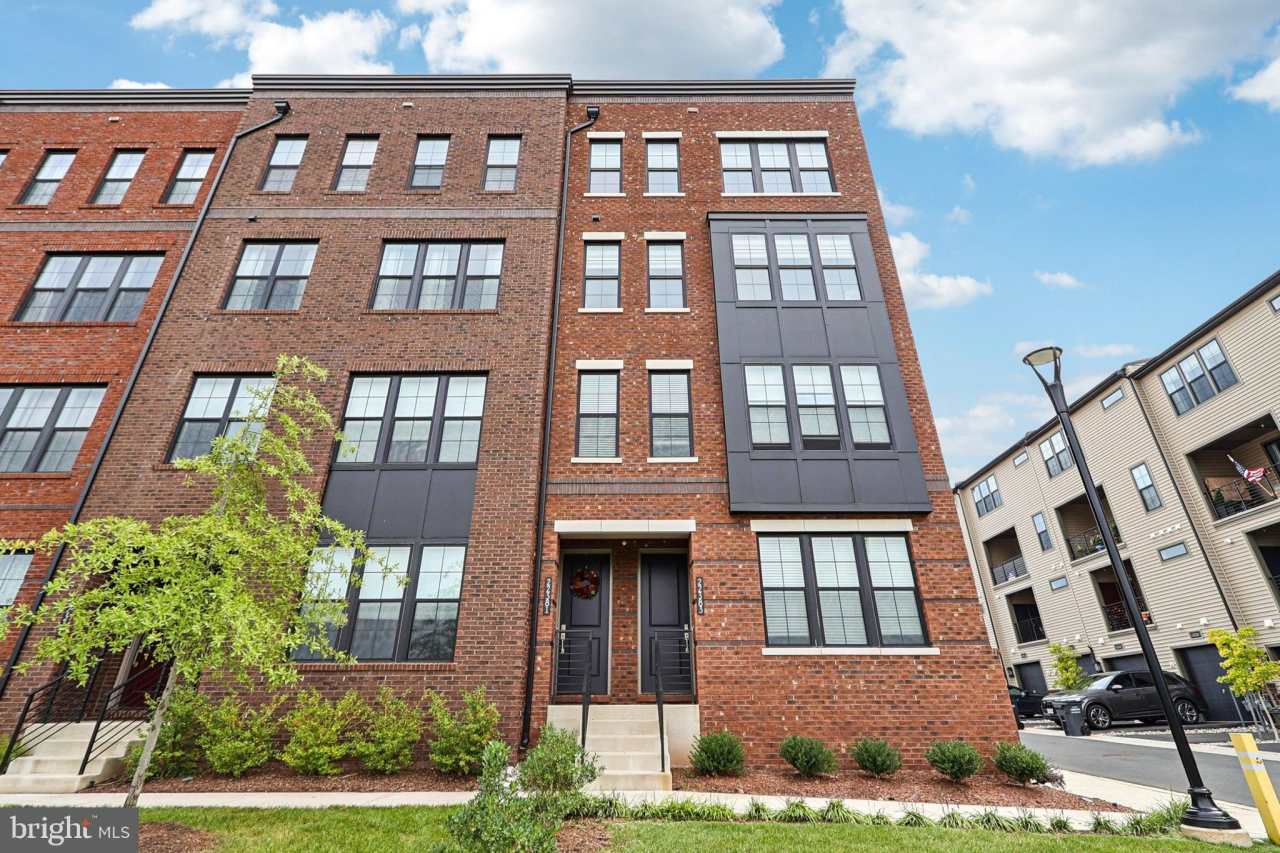 22381 ROANOKE RISE Terrace