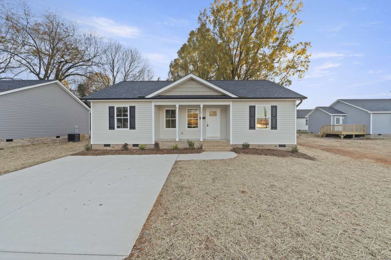 527 West Cemetery Street