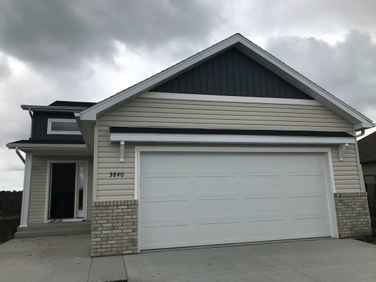 4 bed 2 bath Single Family Home