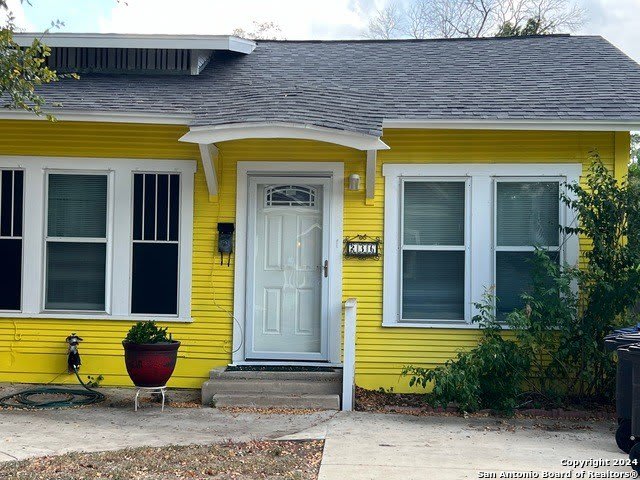 236 E Woodlawn Ave