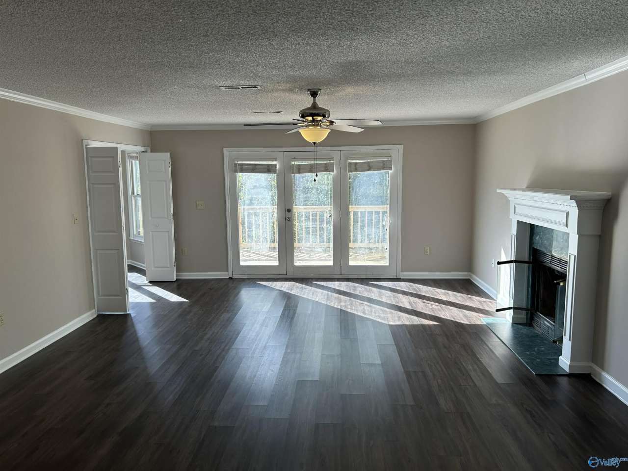 550 Farmingdale Drive