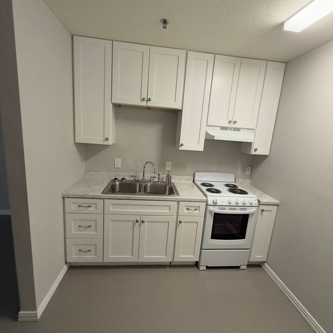 $300 Off 1st Full Month!* All Utilities Included!* Cozy Studio* Pet Friendly* Great Location*