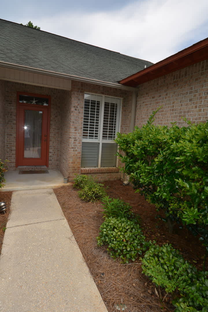 Escada large 2 story townhouse with fireplace, vaulted ceilings, master suite, 2 car garage, community pool  tennis!