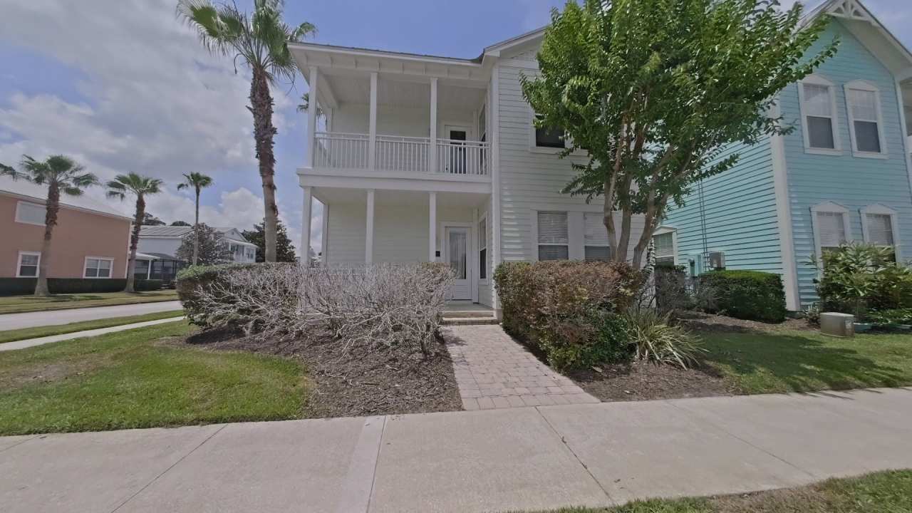 Home with water views in Patriots Landing
