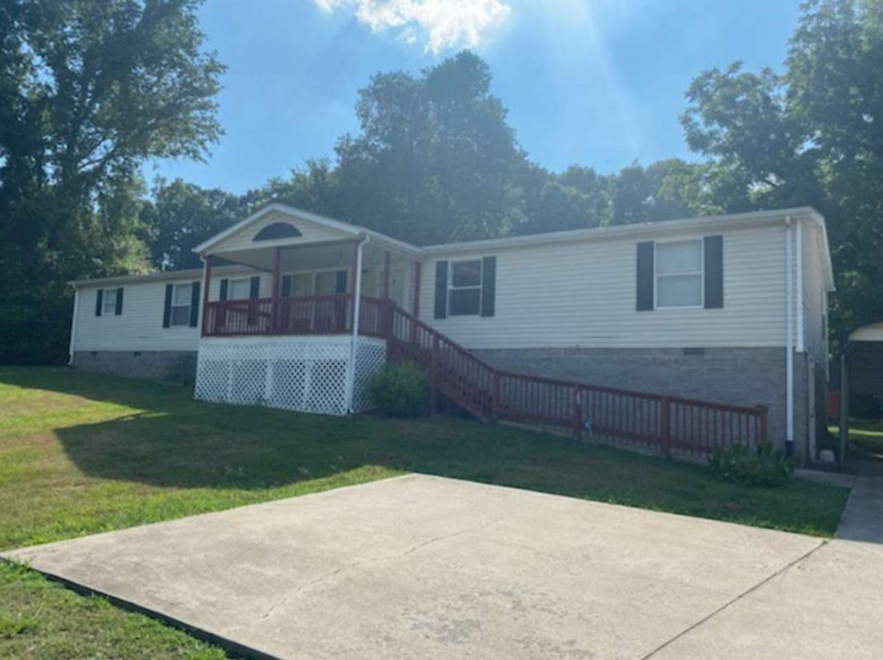 1970 Cumberland Heights RD (short term lease available)