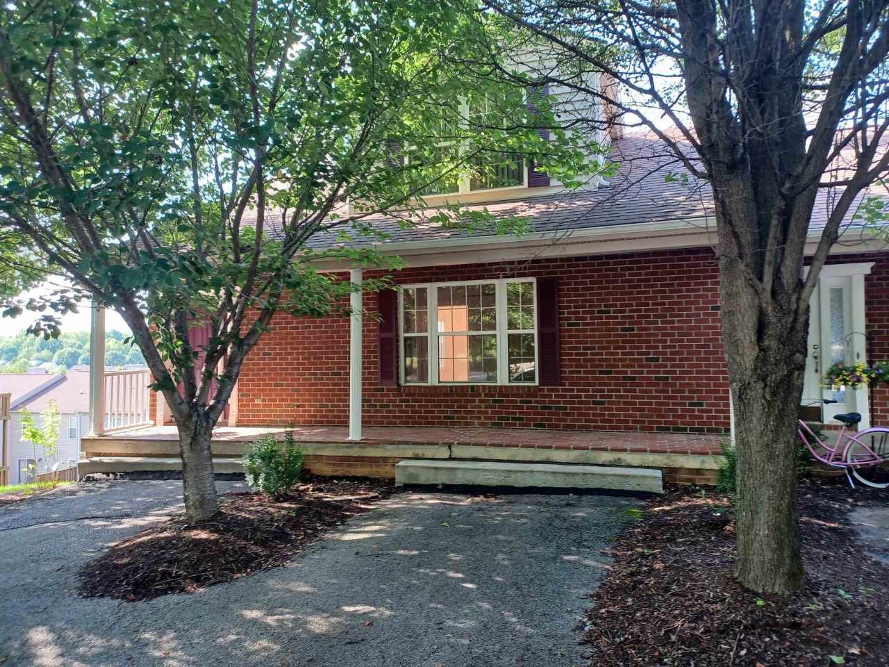 365 TALL OAK Boulevard