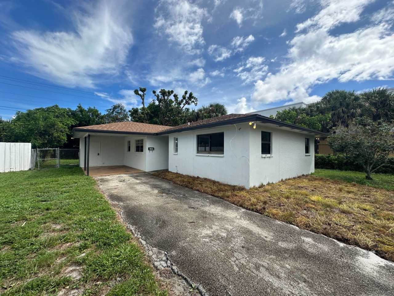 Remolded 3 Bed 2 Bath Single Family Home! West Palm Beach. NO HOA!