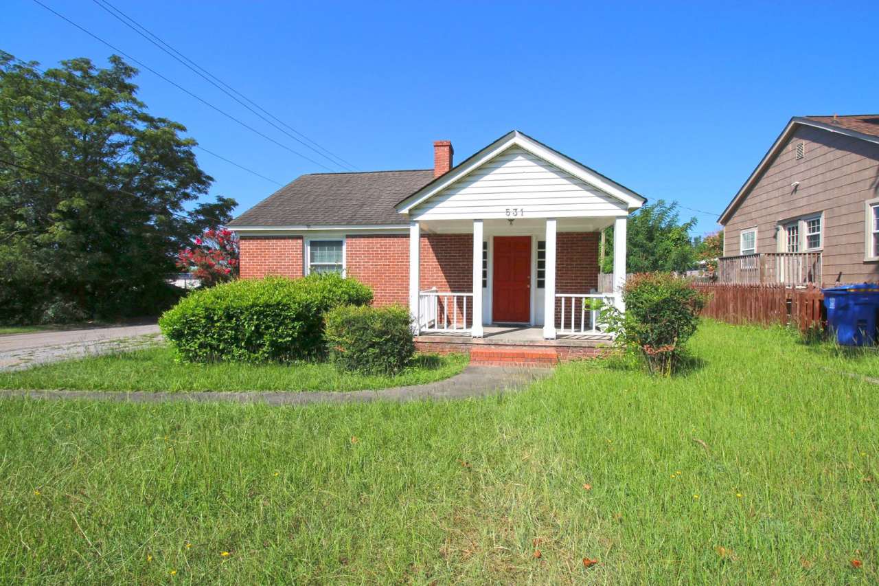 Charming 2 Bedroom, 1 Bath Brick Home in a Prime Location *No Students*