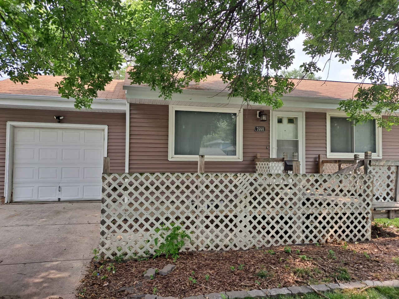 District 66 - 4/2/1 fenced backyard