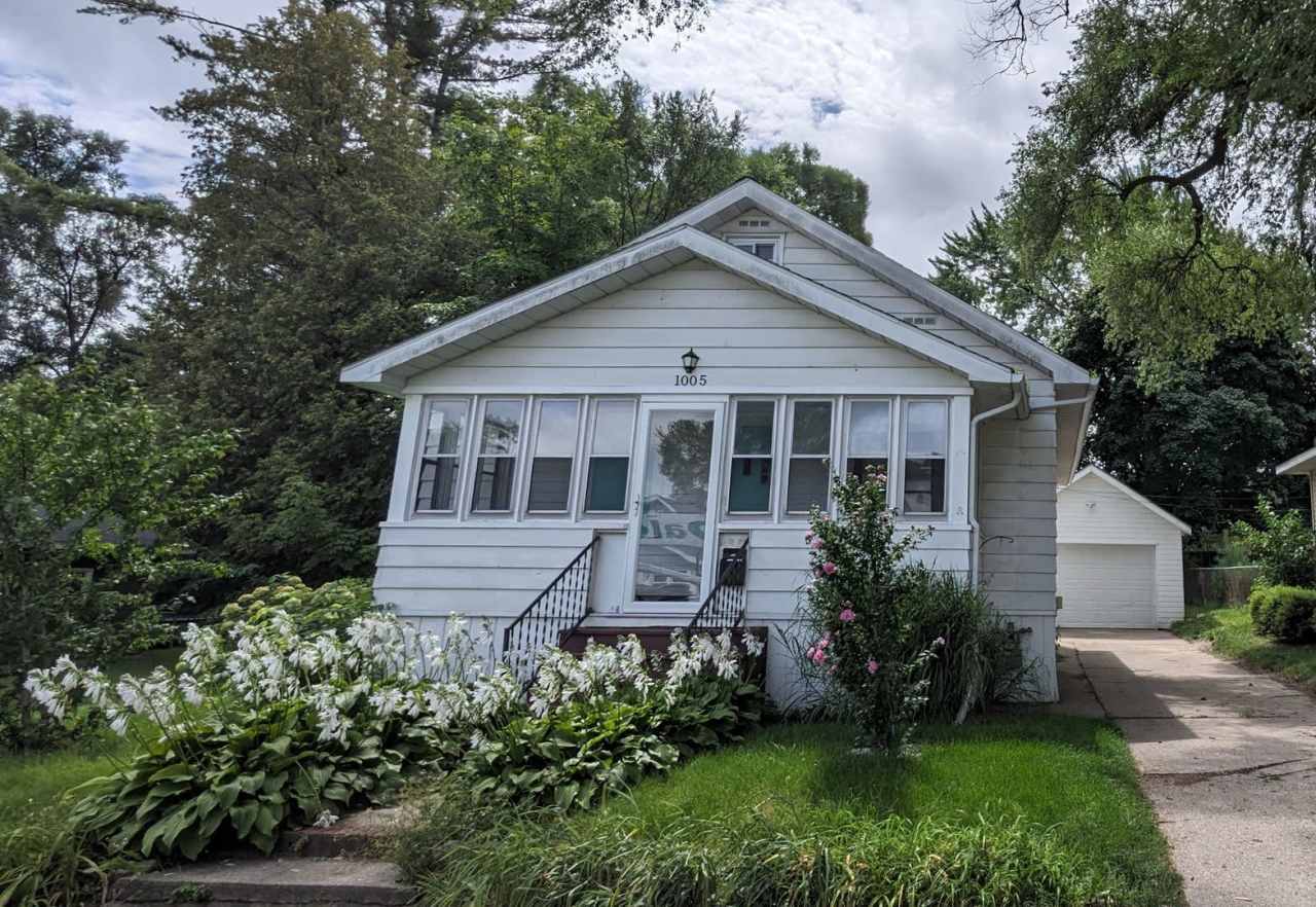 1005 W. Dale, 3 bedroom home with basement and garage