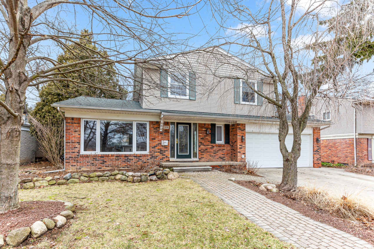 1698 Lexington Street