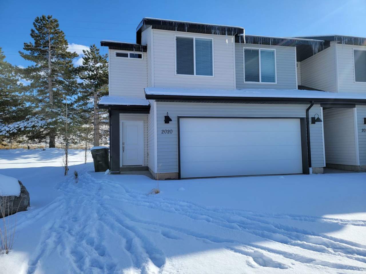 4 Bed 2.5 Bathroom Townhouse