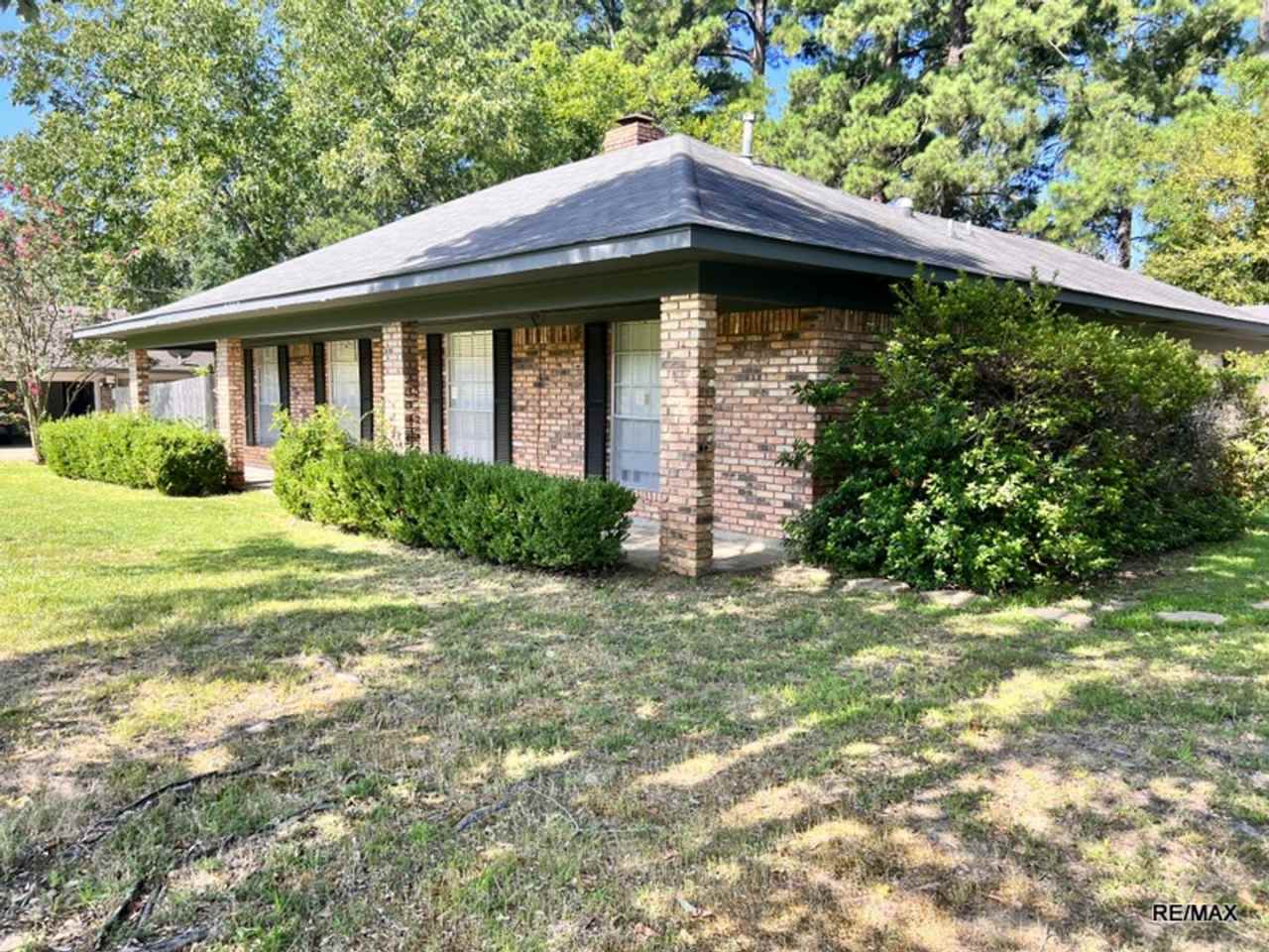 FURNISHED BRICK HOME ON CORNER LOT~