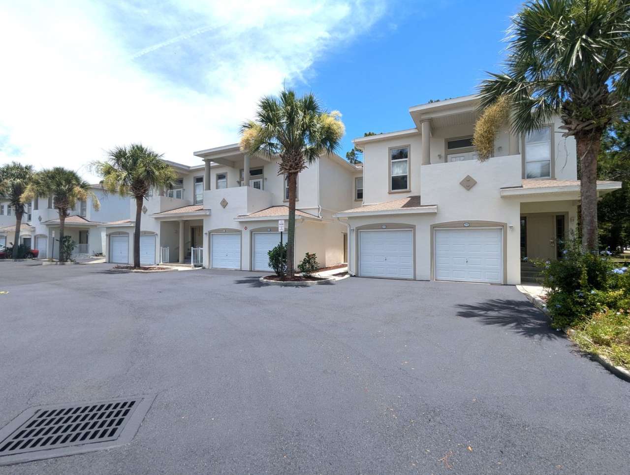 Available Now in the desirable St. Augustine Shores! VERY LARGE  RARE - BOTH CORNER UNIT  GROUND FLOOR 2/2 (1635 sq.ft.) - Call For Specials!