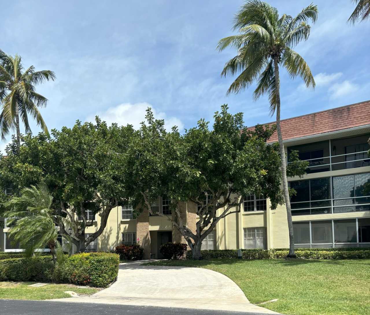 5520 Tamberlane 208 Circle