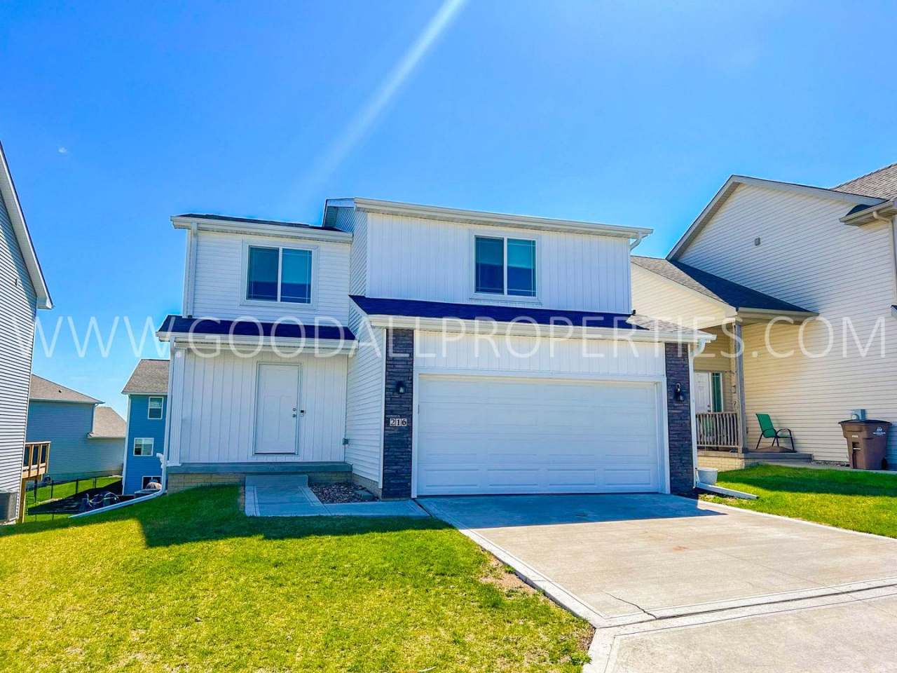 4 Bedroom 3.5 bathrooms walkout finished walkout basement in Norwalk