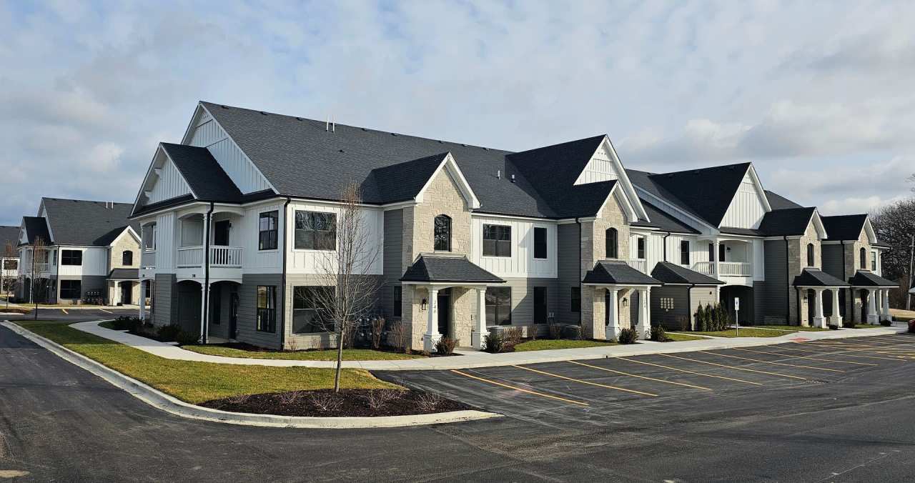 Emery Oak-2Br/2Ba Rental Home-First Floor