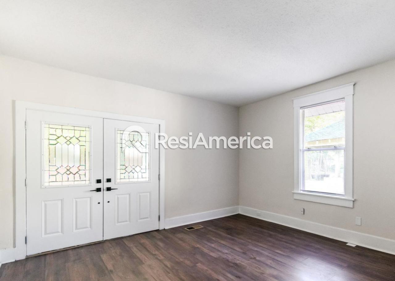 Newly Renovated 4/2 in Midtown!