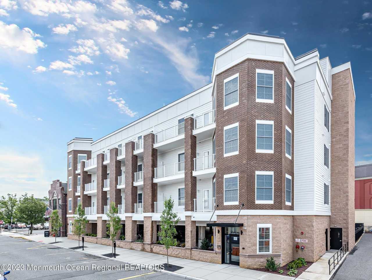 24 Mechanic Street unit: 208