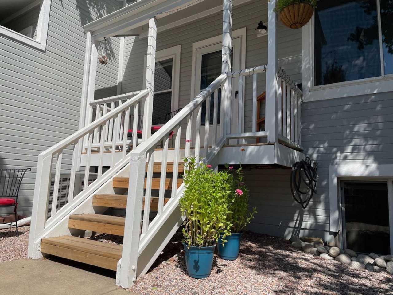 Charming 3b/2.5b Townhome In Louisville