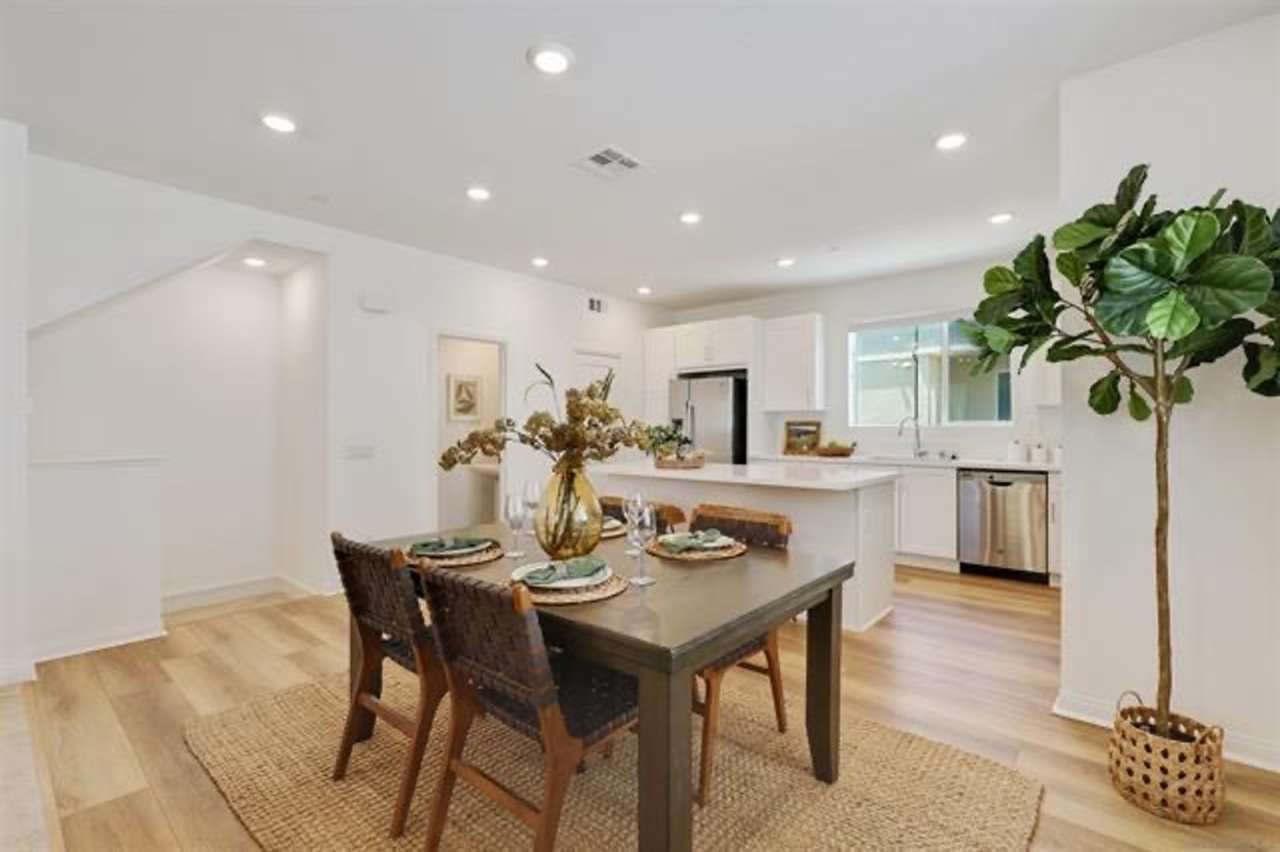 Updated 4 bedroom Townhome in Chula Vista