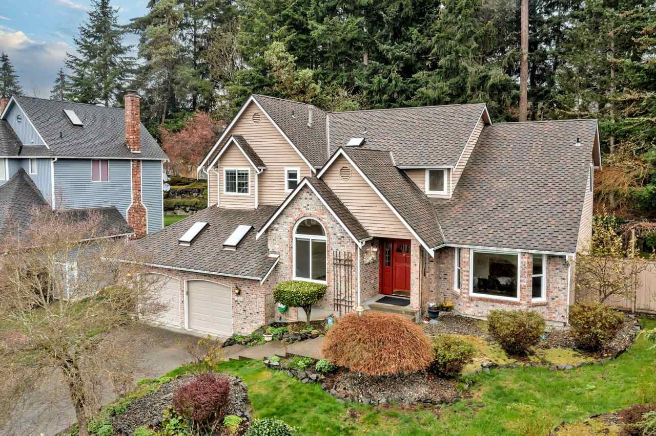 Luxurious 4 Bedroom House in English Gardens!!