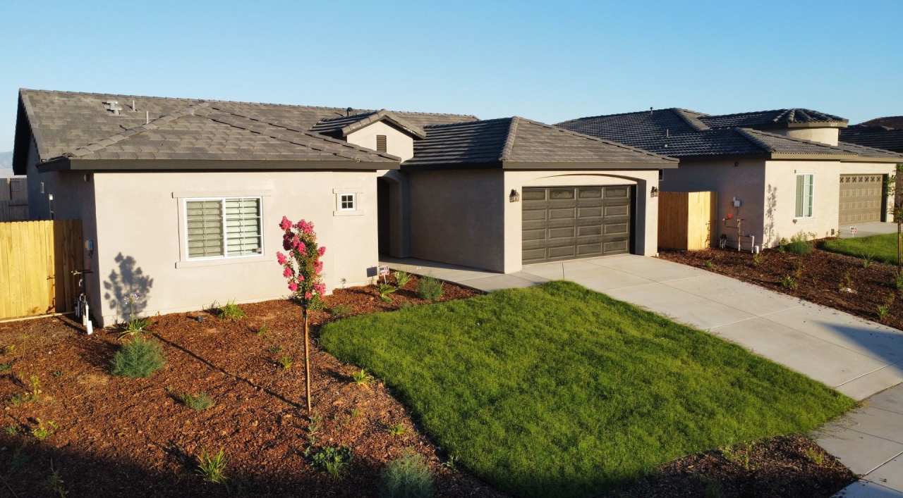 Modern 4-Bedroom Home in Northeast Bakersfield