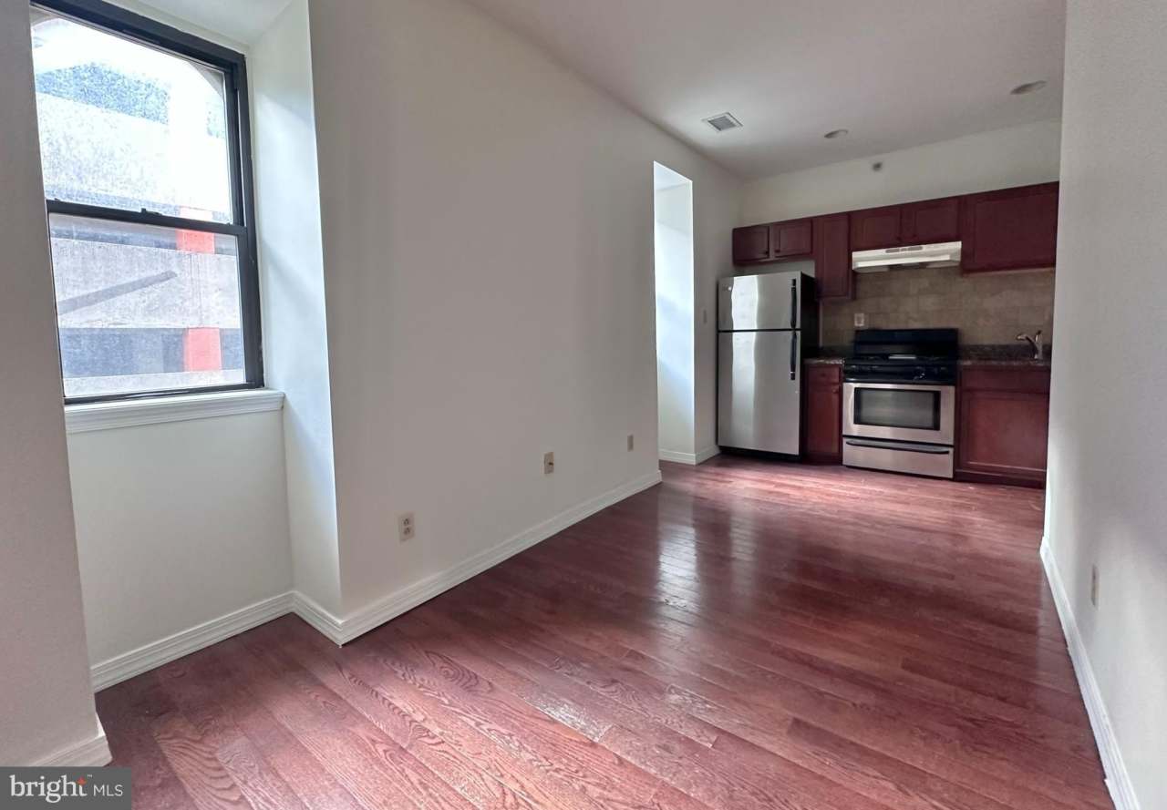 118 S 12TH Street unit: 4R