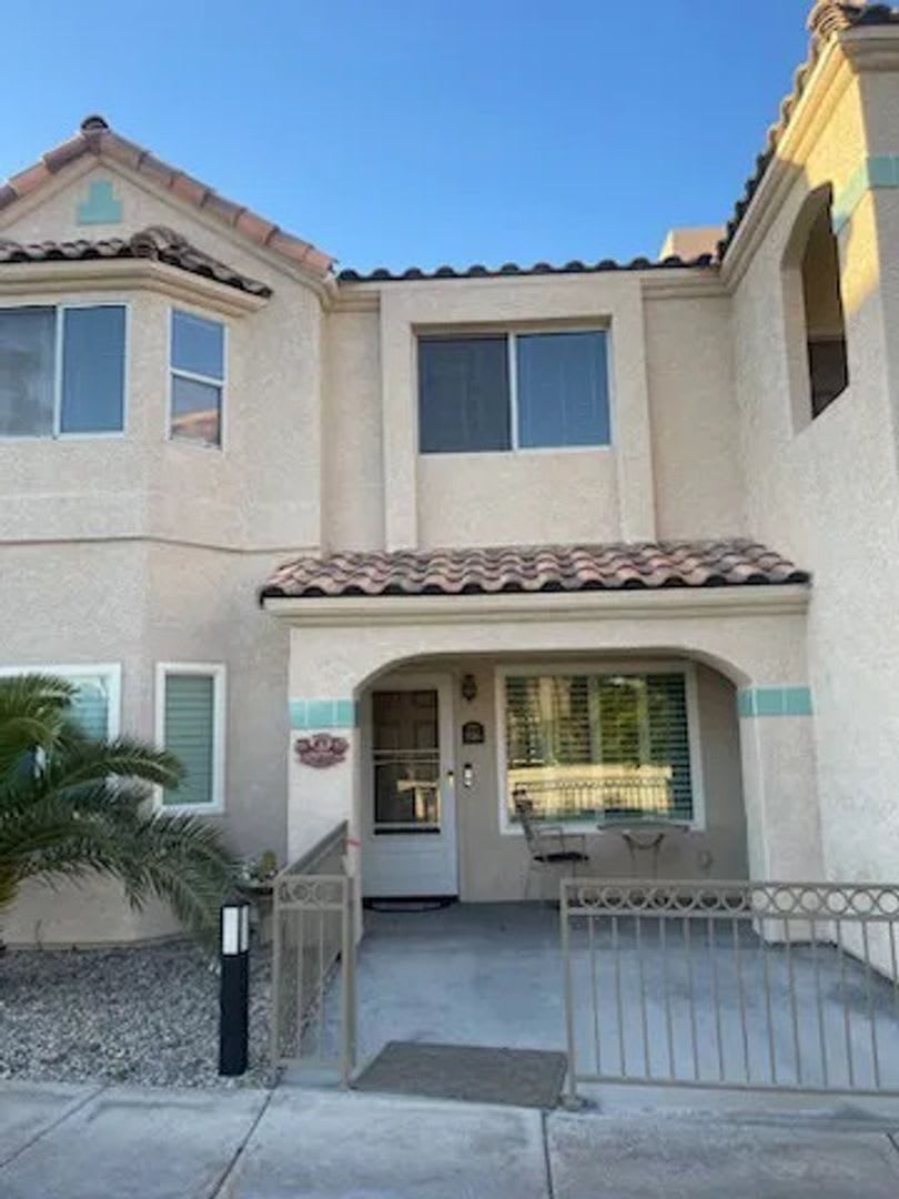 Long Term Furnished 1 Bedroom 1 Bath Condo on Golf Course!!