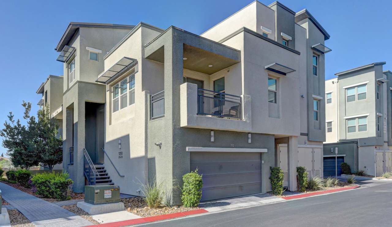 Gorgeous Condo! MUST SEE!!!