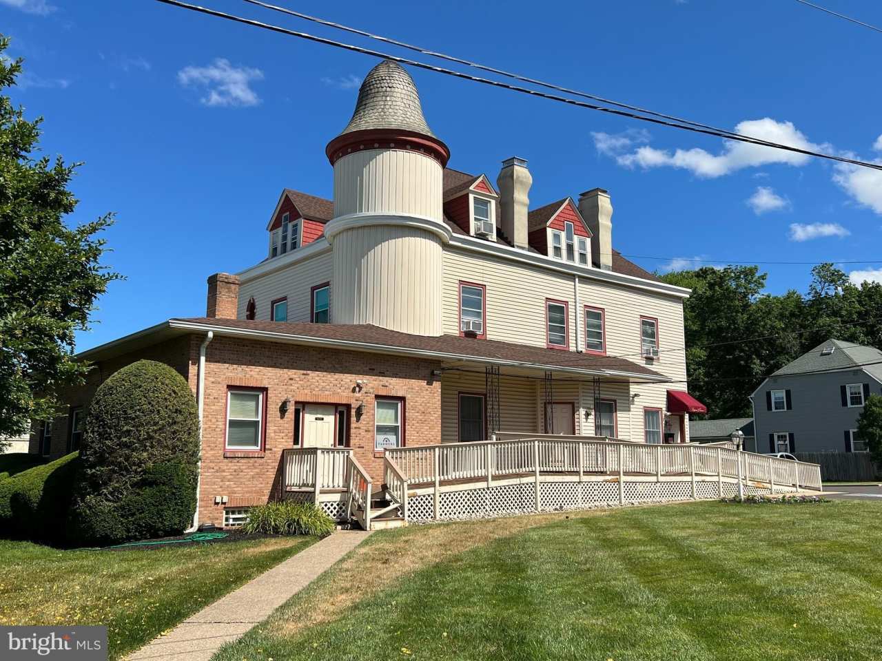 200 E PENNSYLVANIA Avenue unit: 2B