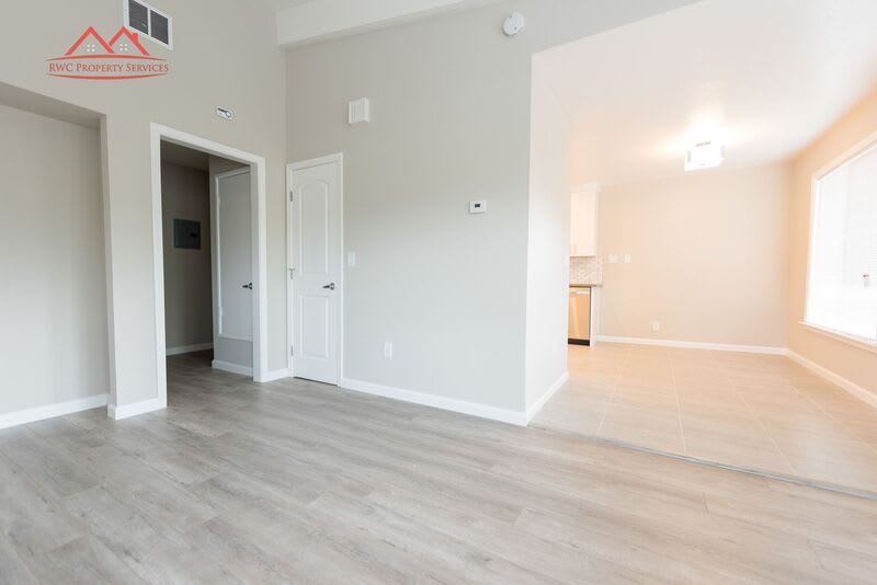 1823 El Parque Court