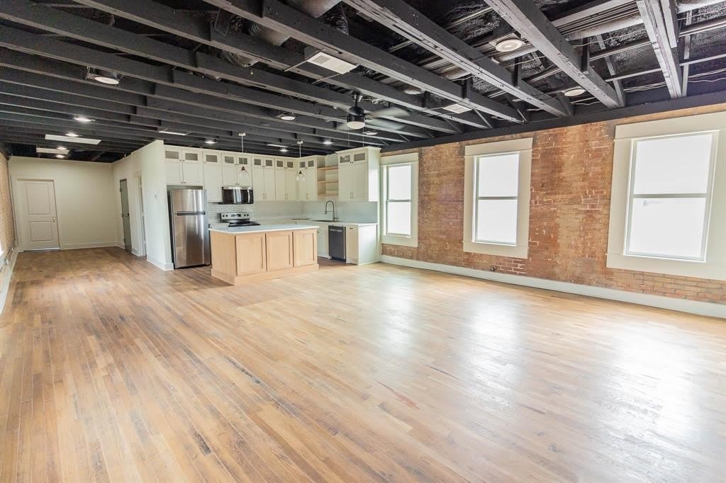 219 W Mulberry Street