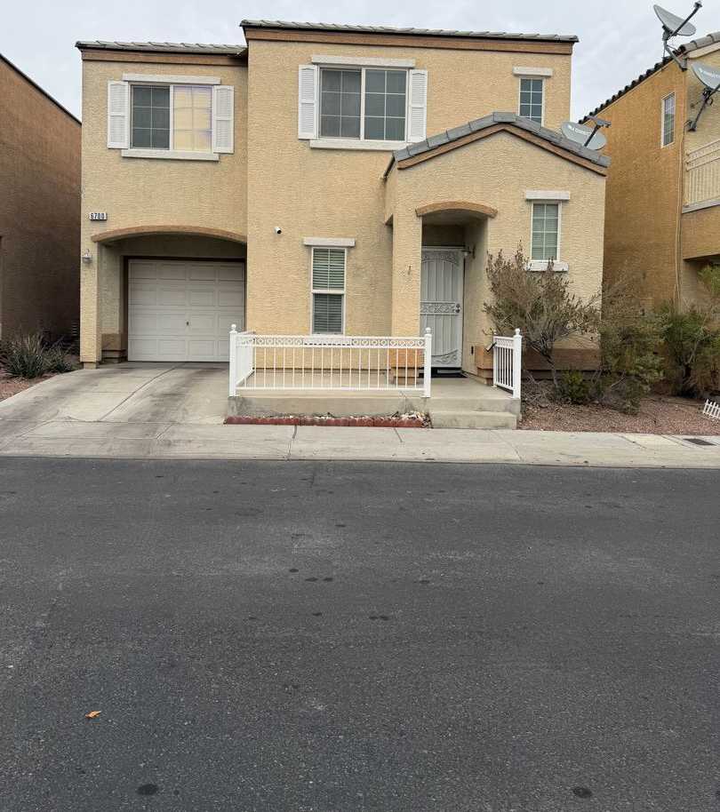 BEAUTIFUL 3 BEDROOM 2.5 BATH